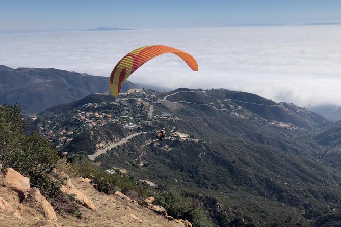 Tandem Paragliding flight with instructor in Malibu - Choosing your launch time: 9am to 3pm and ten Malibu sites