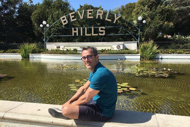 The Ultimate LA and Hollywood Photo Tour - Stop 3: Melrose Avenue street art and the Angel Wings moment