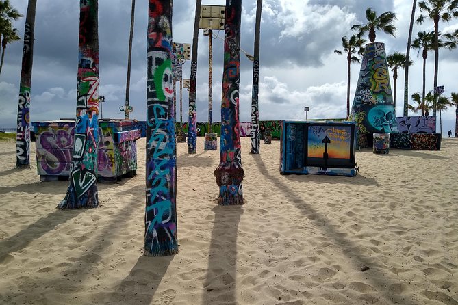 Venice Vibrations Public Bike Tour Experience - Starting at Muscle Beach: right where Venice action begins